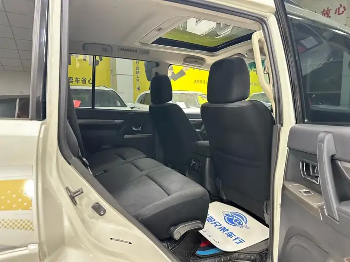 Pajero 2022 Model 3.0L Automatic 4WD 7 seat Parallel Imported – фото 9