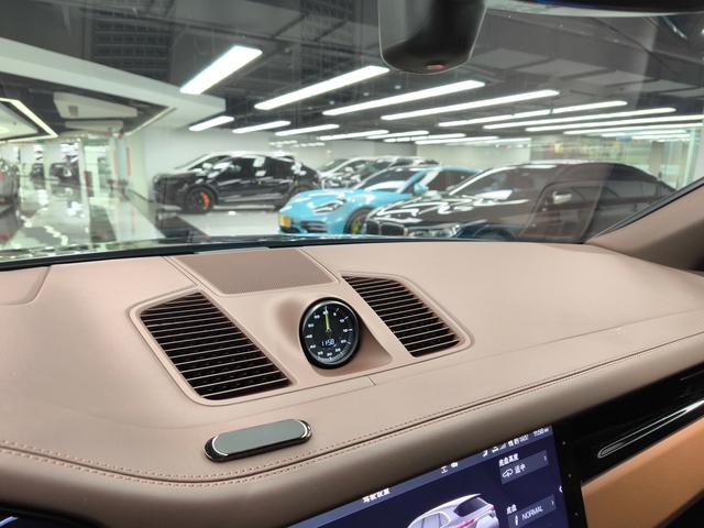 Cayenne E-Hybrid 2021 Cayenne E-Hybrid 2.0T – фото 10