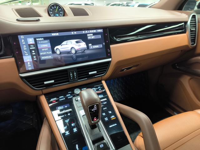 Cayenne E-Hybrid 2021 Cayenne E-Hybrid 2.0T – фото 11