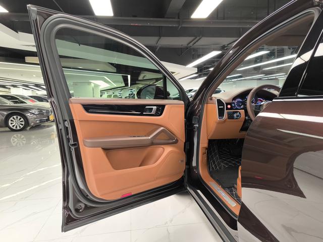Cayenne E-Hybrid 2021 Cayenne E-Hybrid 2.0T – фото 21