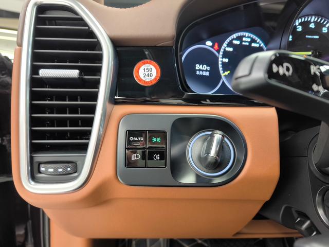 Cayenne E-Hybrid 2021 Cayenne E-Hybrid 2.0T – фото 24