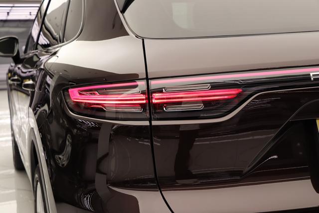 Cayenne E-Hybrid 2021 Cayenne E-Hybrid 2.0T – фото 36