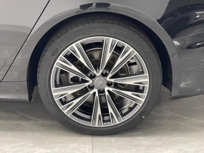 Audi A6L 2021 Model 45 TFSI quattro Exclusive Dynamic Model – фото 9
