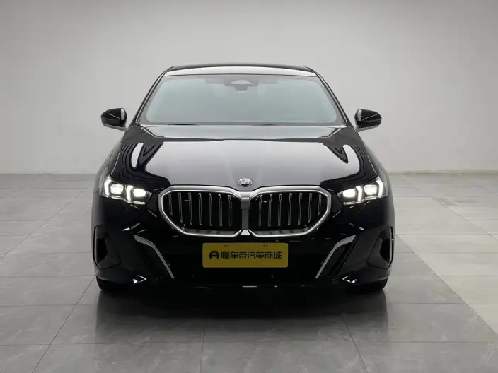 BMW 5 Series 2025 Model 530Li Leading Model M Sports Set – фото 2