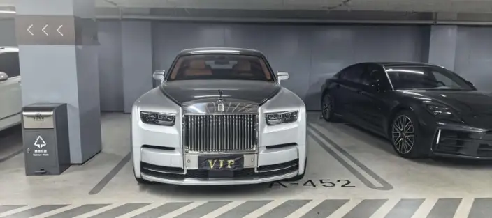 Phantom 2022 Model 6.7T Automatic 4WD 4 seat – фото 2