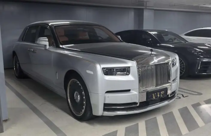 Phantom 2022 Model 6.7T Automatic 4WD 4 seat – фото 3