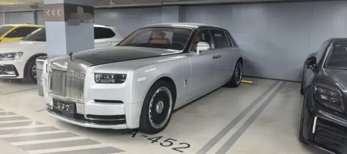 Phantom 2022 Model 6.7T Automatic 4WD 4 seat – фото 8