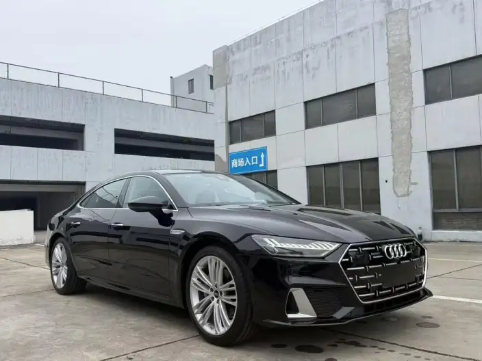 Audi A7 L 2025 Model 45 TFSI quattro Luxury Model – фото 3
