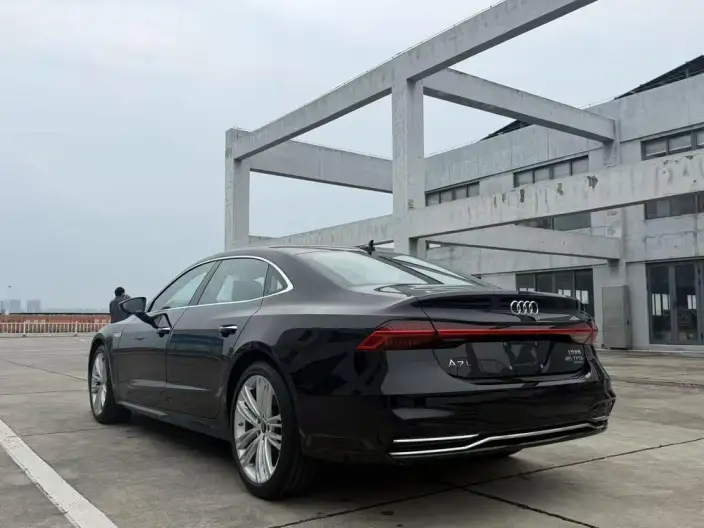 Audi A7 L 2025 Model 45 TFSI quattro Luxury Model – фото 4