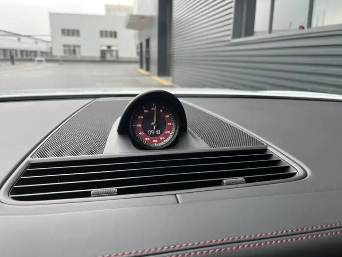 Panamera E-Hybrid 2023 Model Panamera 4 E-Hybrid Platinum edition 2.9T – фото 9