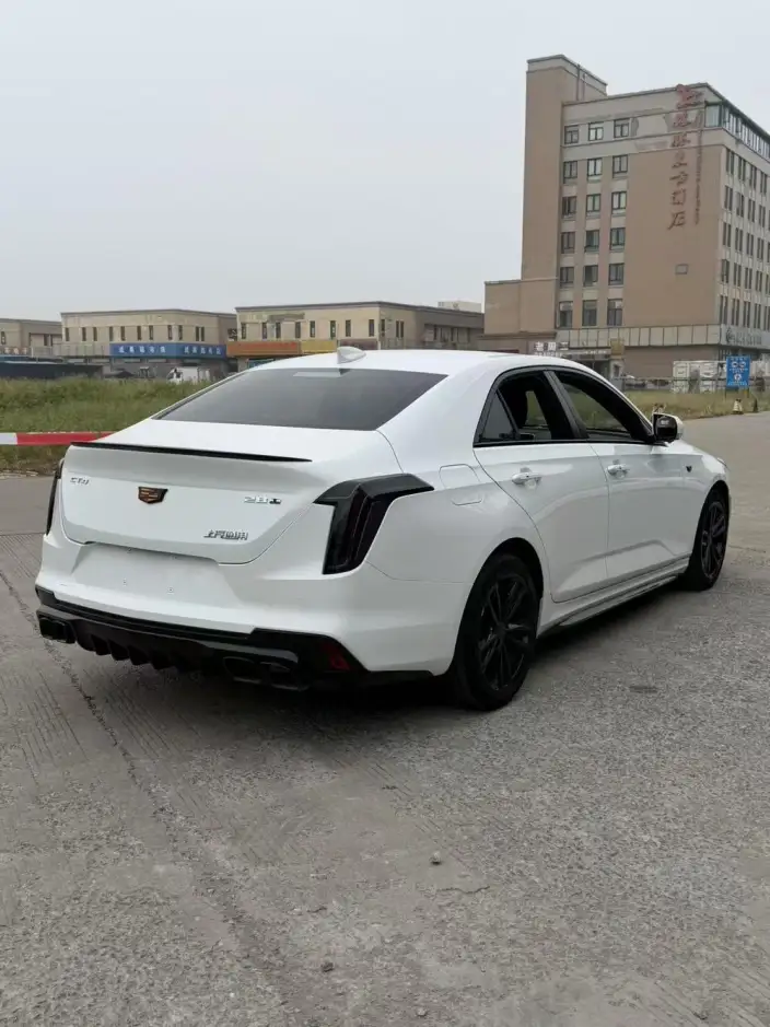 Cadillac CT4 2022 Model 28T Fashion Model – фото 6