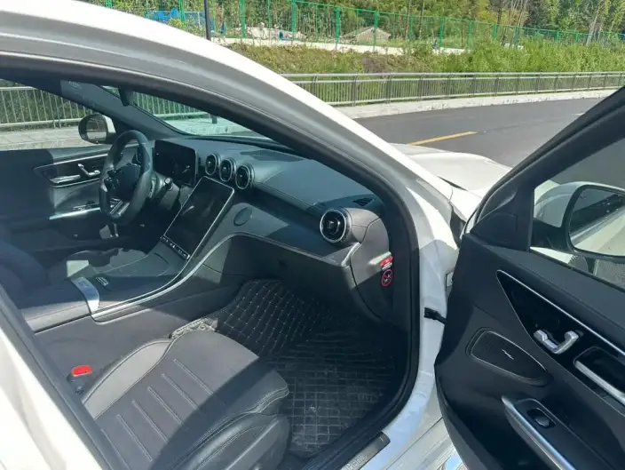 Mercedes-Benz C-Class 2024 Model C 200 L Sports Edition – фото 9