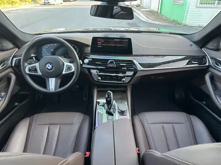 BMW 5 Series 2020 Model 525Li M Sports Set – фото 6