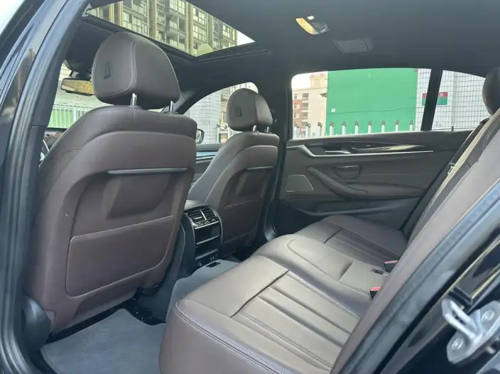 BMW 5 Series 2020 Model 525Li M Sports Set – фото 10