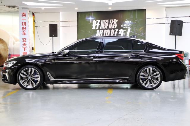 BMW 7 Series Модель 2018 года M760Li xDrive – фото 3
