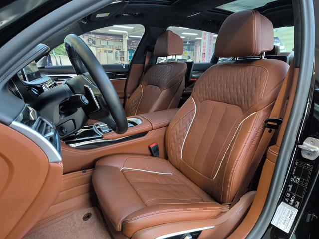 BMW 7 Series Модель 2018 года M760Li xDrive – фото 15