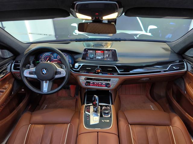 BMW 7 Series Модель 2018 года M760Li xDrive – фото 17