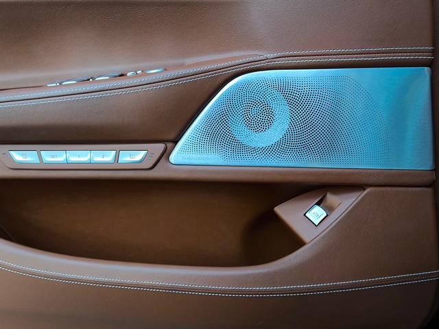 BMW 7 Series Модель 2018 года M760Li xDrive – фото 22