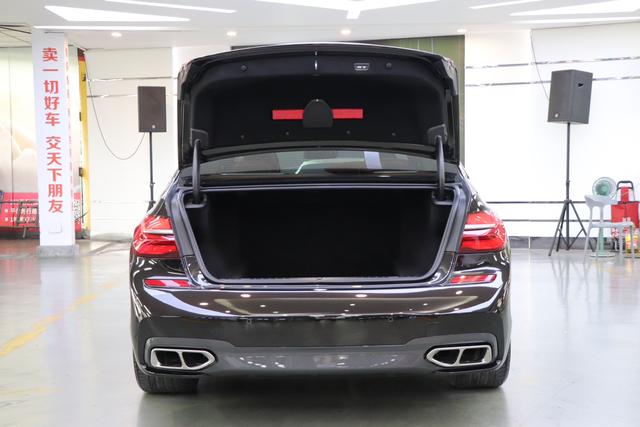 BMW 7 Series Модель 2018 года M760Li xDrive – фото 31