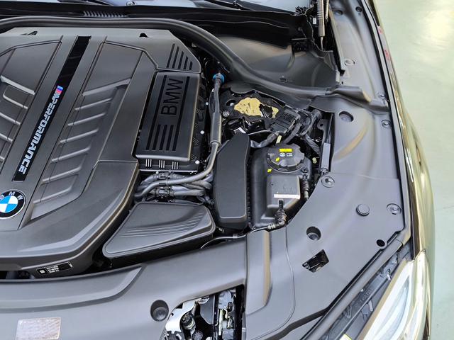 BMW 7 Series Модель 2018 года M760Li xDrive – фото 36
