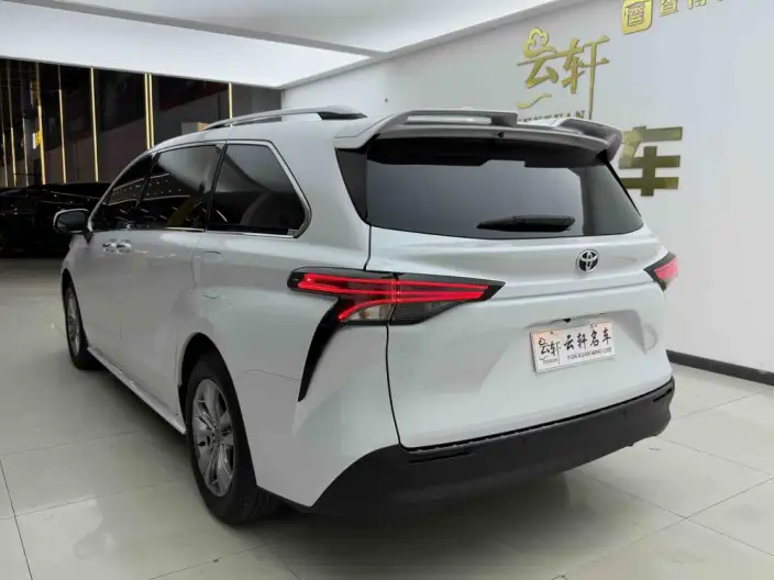 Toyota Sienna 2024 Model Hybrid 2.5L Comfort Edition – фото 4