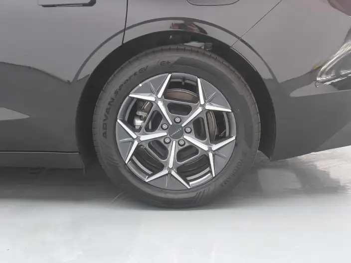 Lynk & Co 10 EM-P 2025 Model 120 4WD Ultra H5 – фото 9