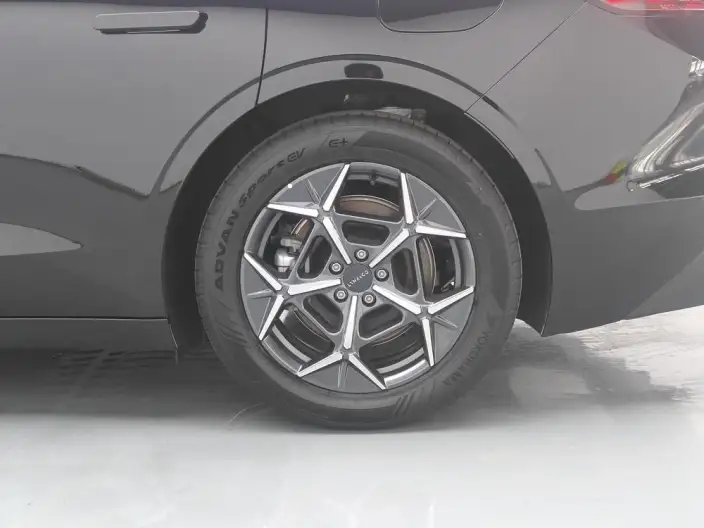 Lynk & Co 10 EM-P 2025 Model 120 4WD Ultra H5 – фото 9
