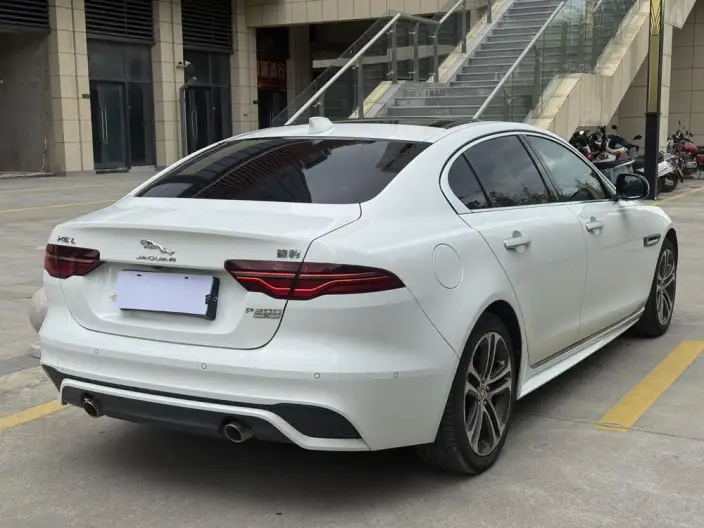 Jaguar XE L 2020 Model 2.0T 200PS R-DYNAMIC S Enterprising Sports Edition – фото 6