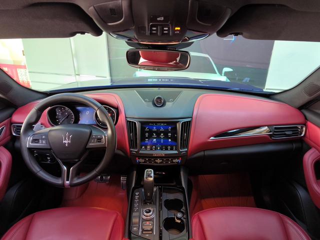 Levante Модель 2019 года 3.0T 350Hp Standard Edition Country VI – фото 18