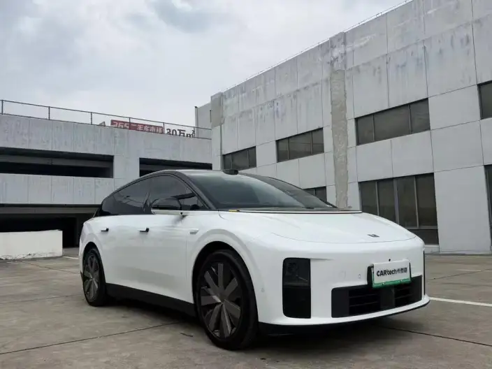 Li Auto i6 2025 Model 4WD Standard Edition – фото 3