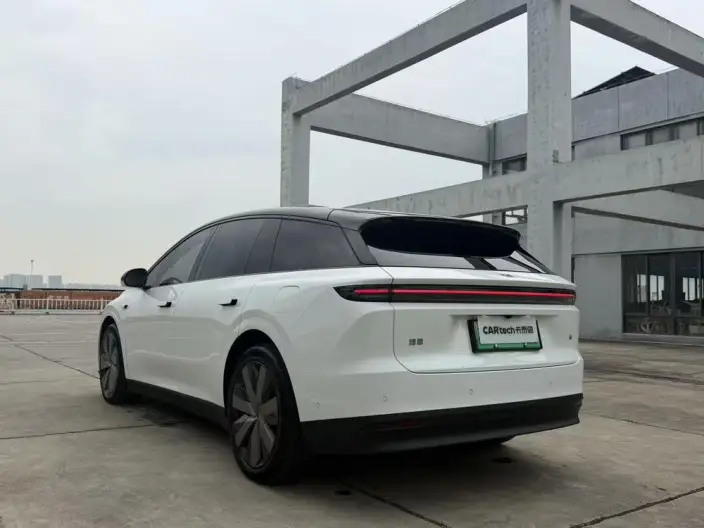 Li Auto i6 2025 Model 4WD Standard Edition – фото 4