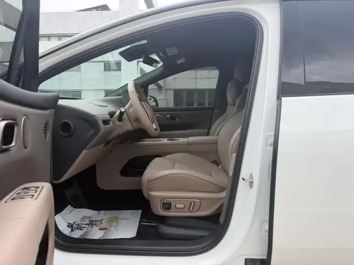 Li Auto i6 2025 Model 4WD Standard Edition – фото 8
