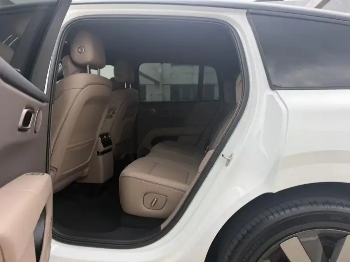 Li Auto i6 2025 Model 4WD Standard Edition – фото 9