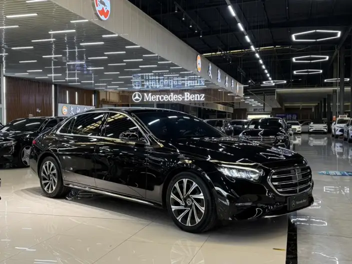 Mercedes-Benz E-Class 2024 Model E 300 L Luxury Model sedan – фото 3