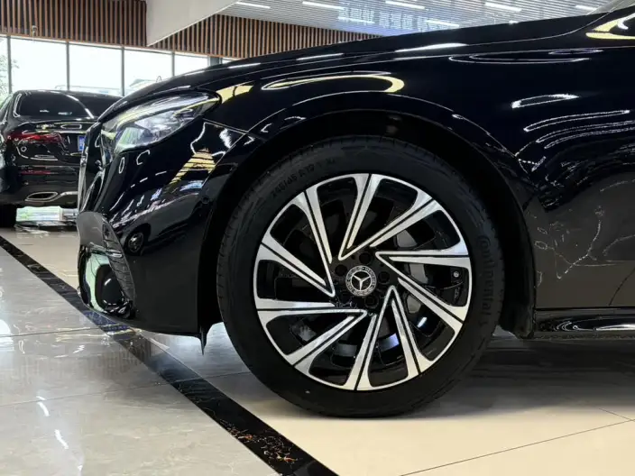 Mercedes-Benz E-Class 2024 Model E 300 L Luxury Model sedan – фото 8