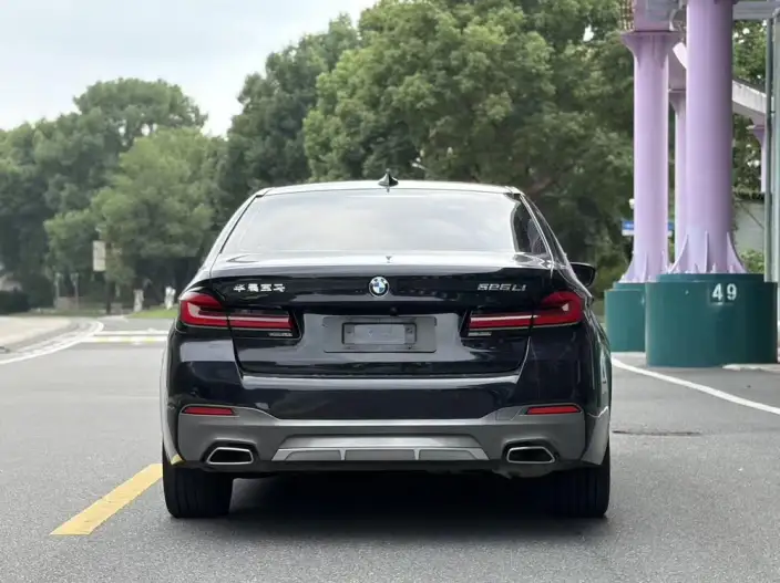 BMW 5 Series 2022 Model Facelift 525Li M Sports Set – фото 5