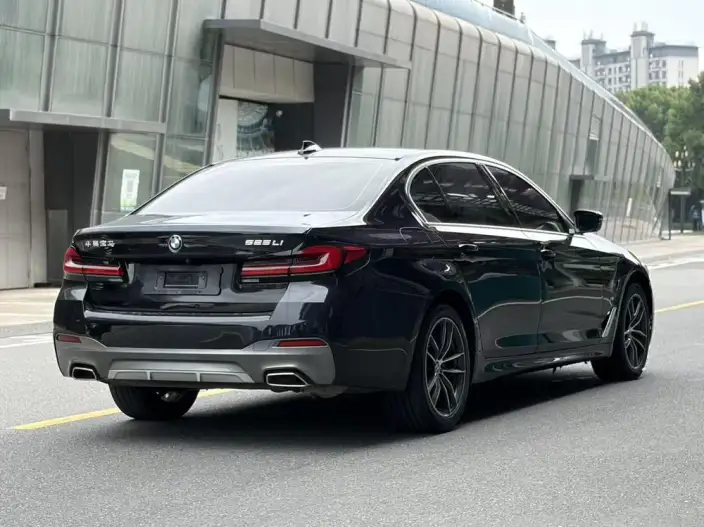 BMW 5 Series 2022 Model Facelift 525Li M Sports Set – фото 6