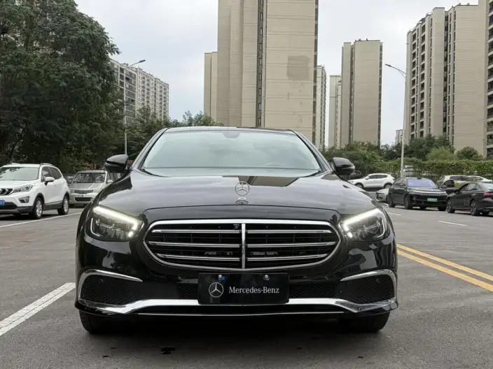 Mercedes-Benz E-Class 2023 Model E 300 L Fashion Model sedan – фото 2