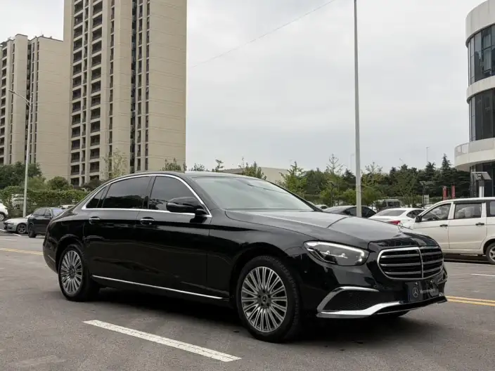 Mercedes-Benz E-Class 2023 Model E 300 L Fashion Model sedan – фото 3