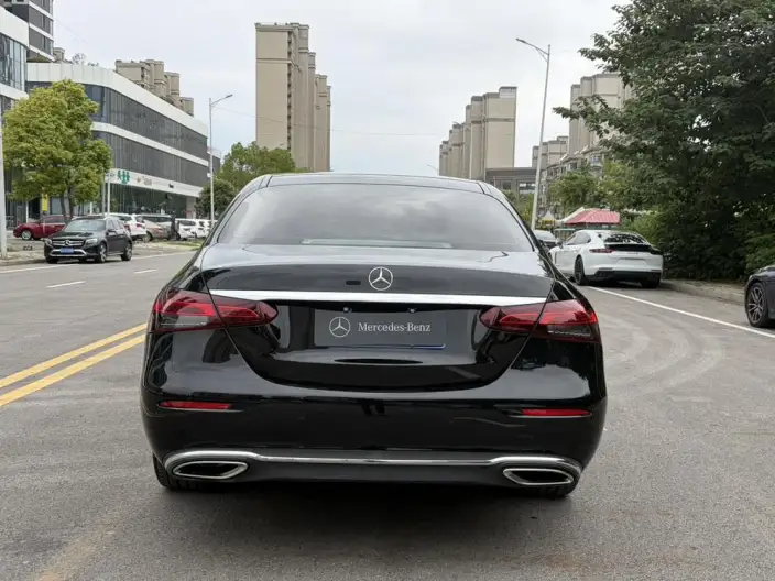 Mercedes-Benz E-Class 2023 Model E 300 L Fashion Model sedan – фото 6