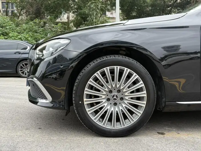 Mercedes-Benz E-Class 2023 Model E 300 L Fashion Model sedan – фото 10