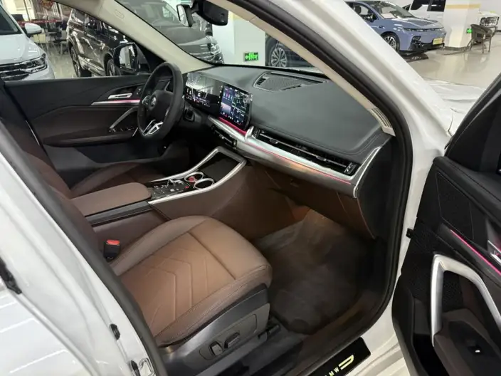 BMW X1 2025 Model sDrive25Li M Sports Set – фото 8