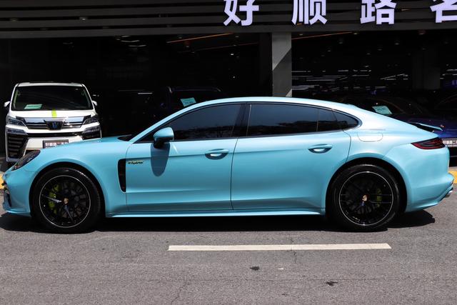 Panamera E-Hybrid 2017 модификация Panamera 4 E-Hybrid Executive Extended Edition 2.9T – фото 3