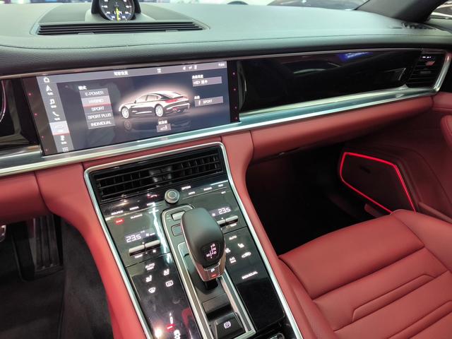 Panamera E-Hybrid 2017 модификация Panamera 4 E-Hybrid Executive Extended Edition 2.9T – фото 9