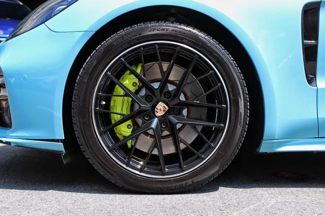 Panamera E-Hybrid 2017 модификация Panamera 4 E-Hybrid Executive Extended Edition 2.9T – фото 34