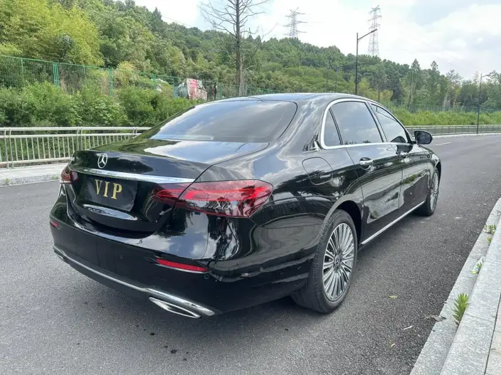 Mercedes-Benz E-Class 2023 Model E 300 L Fashion Model sedan – фото 6