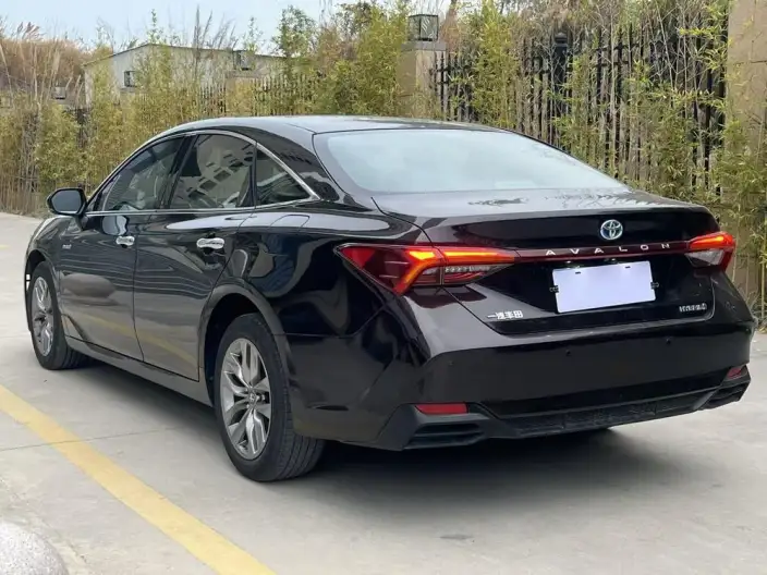 Toyota Avalon 2022 Model Hybrid 2.5L Deluxe Edition – фото 4