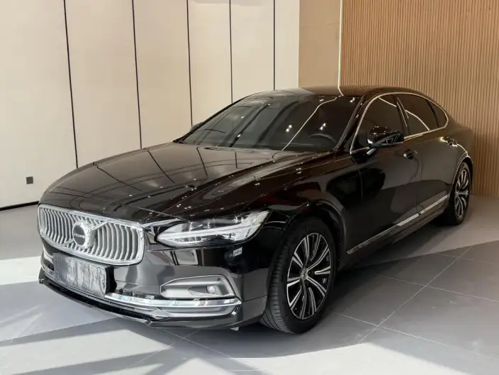 Volvo S90 2021 Model B5 Smart Range Deluxe Edition – фото 1