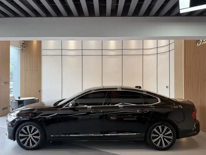 Volvo S90 2021 Model B5 Smart Range Deluxe Edition – фото 4