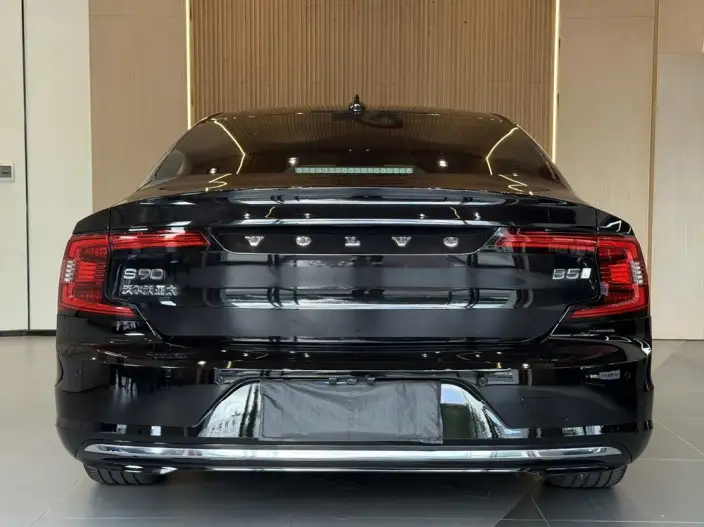 Volvo S90 2021 Model B5 Smart Range Deluxe Edition – фото 6